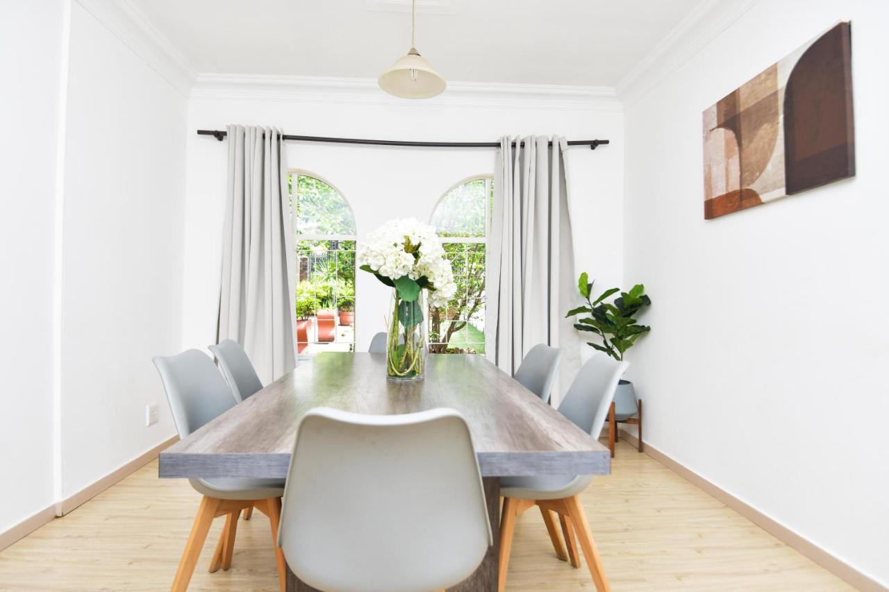 Spacious Menlyn Maine Villa Pretoria-Noord エクステリア 写真