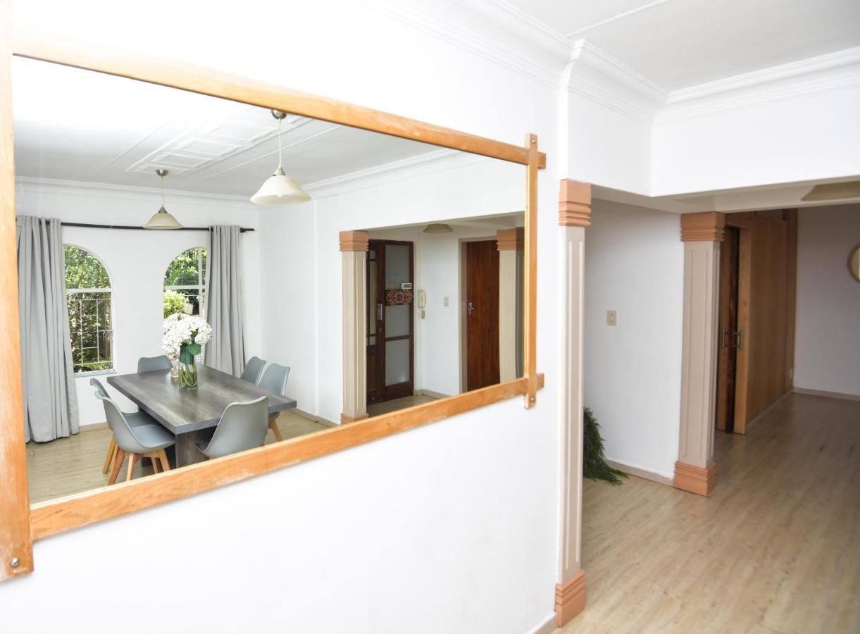 Spacious Menlyn Maine Villa Pretoria-Noord エクステリア 写真