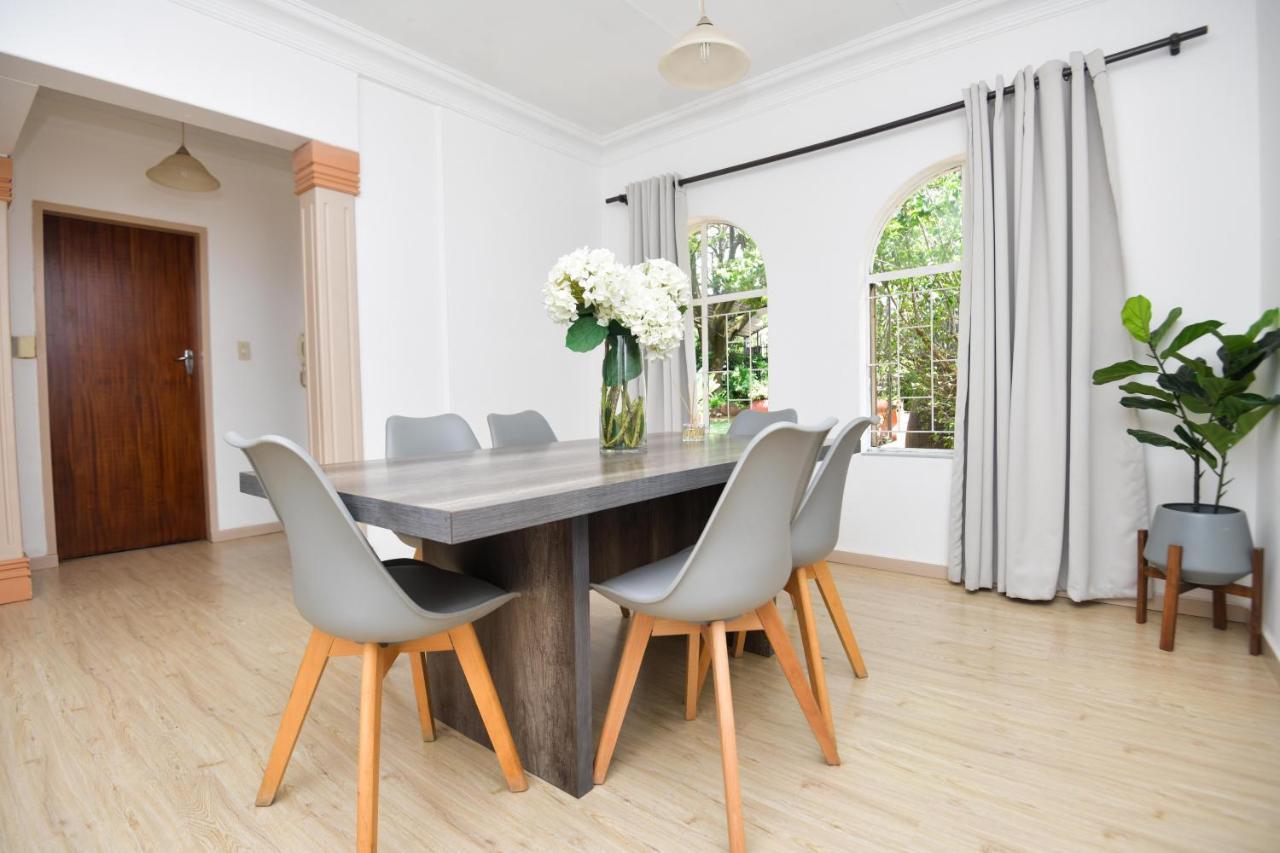 Spacious Menlyn Maine Villa Pretoria-Noord エクステリア 写真