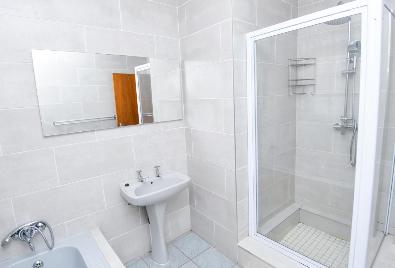 Spacious Menlyn Maine Villa Pretoria-Noord エクステリア 写真