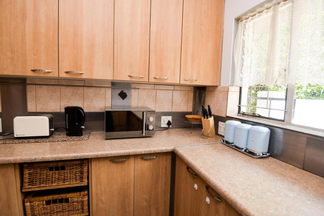 Spacious Menlyn Maine Villa Pretoria-Noord エクステリア 写真